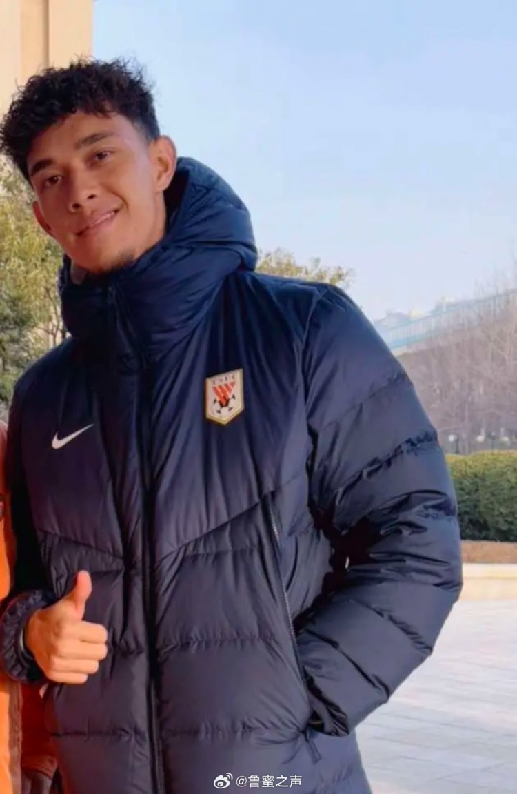  博主：泰山隊新援李小恒已抵達俱樂部，明天將隨隊登泰山祈福