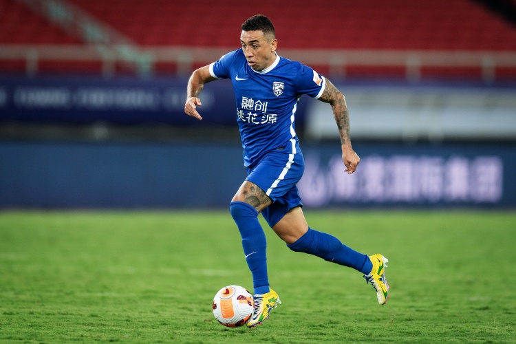  記者：青島西海岸集齊五外援，前三鎮外援戴維森將加盟球隊